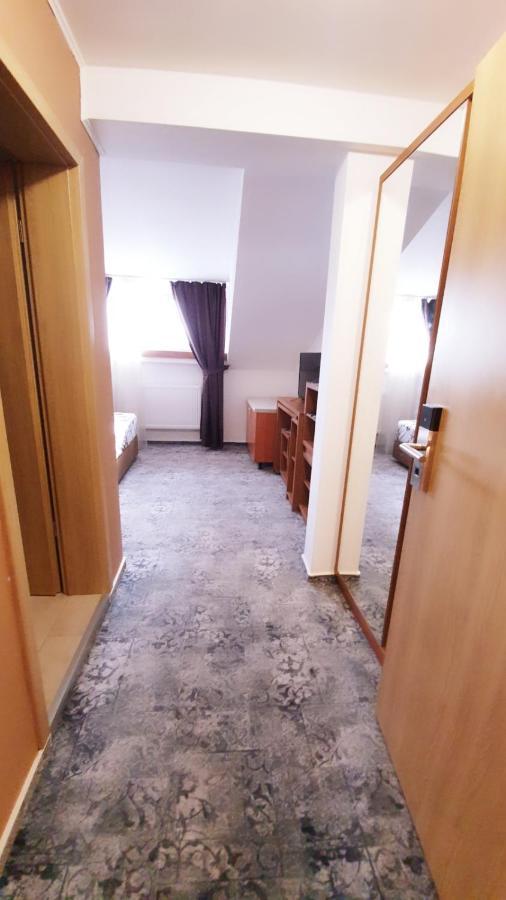 Stay Inn Rediu Valea Lupului  Ngoại thất bức ảnh