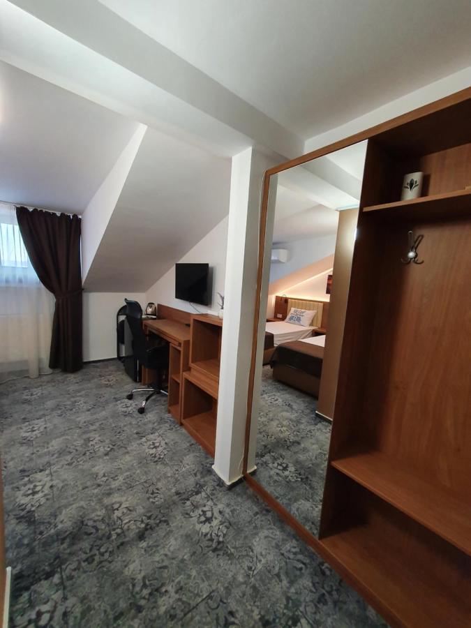 Stay Inn Rediu Valea Lupului  Ngoại thất bức ảnh