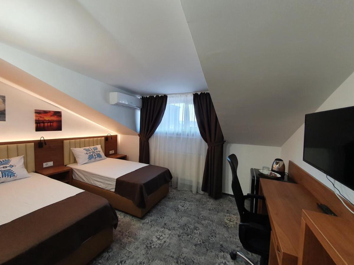 Stay Inn Rediu Valea Lupului  Ngoại thất bức ảnh