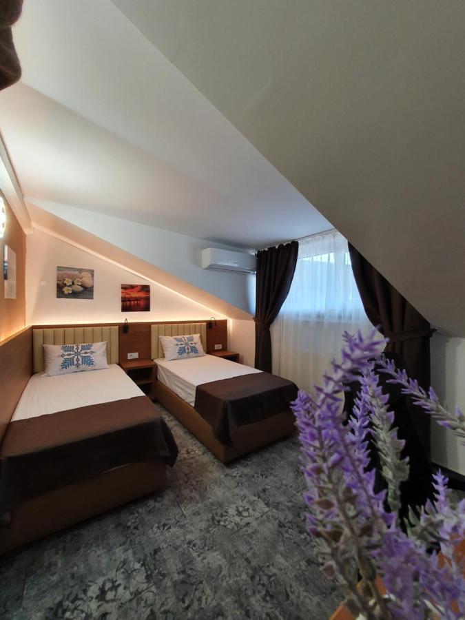 Stay Inn Rediu Valea Lupului  Ngoại thất bức ảnh