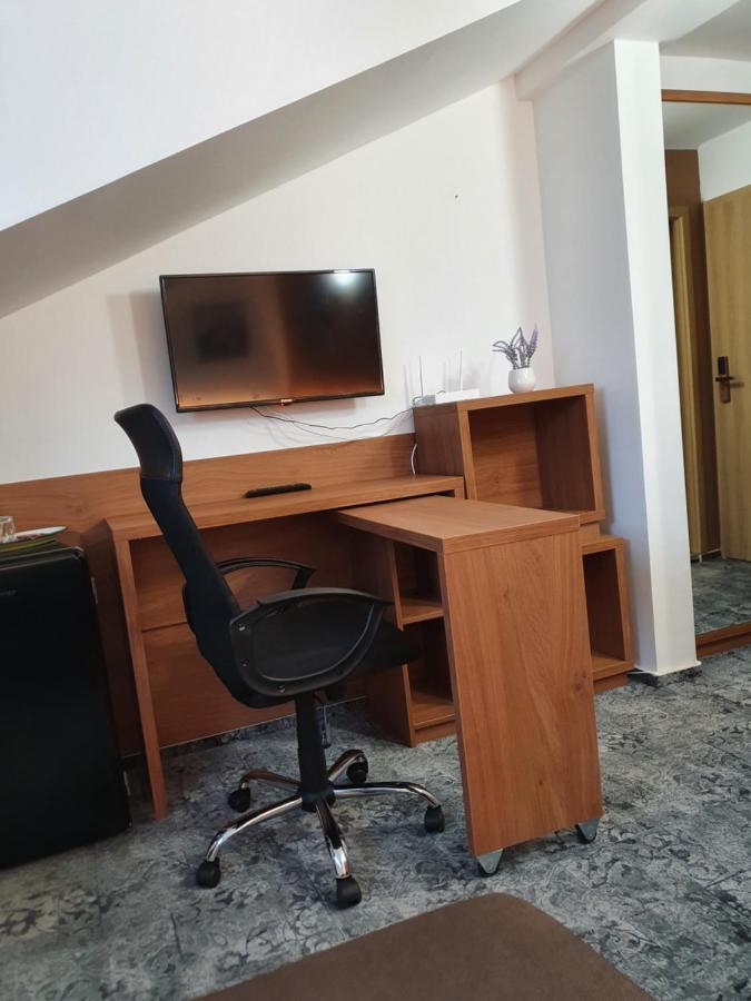 Stay Inn Rediu Valea Lupului  Ngoại thất bức ảnh
