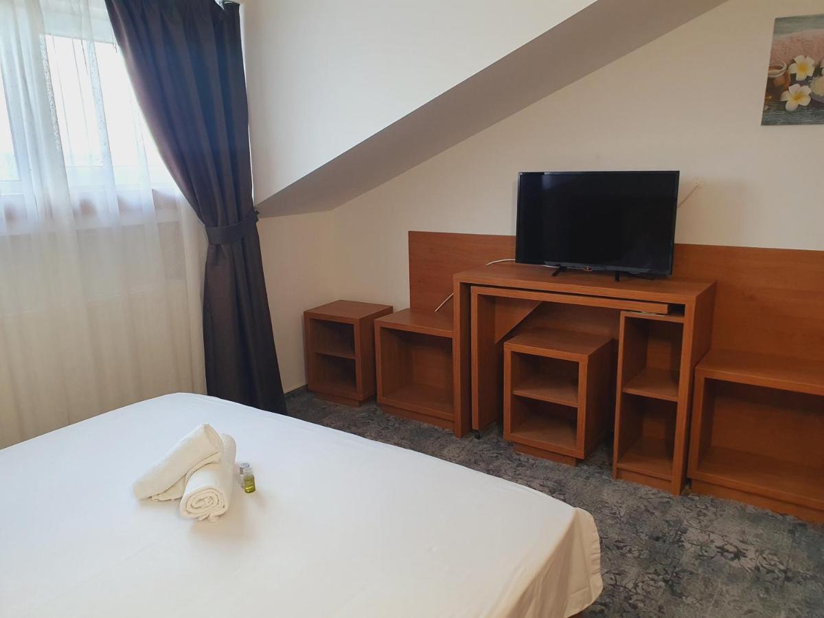 Stay Inn Rediu Valea Lupului  Ngoại thất bức ảnh