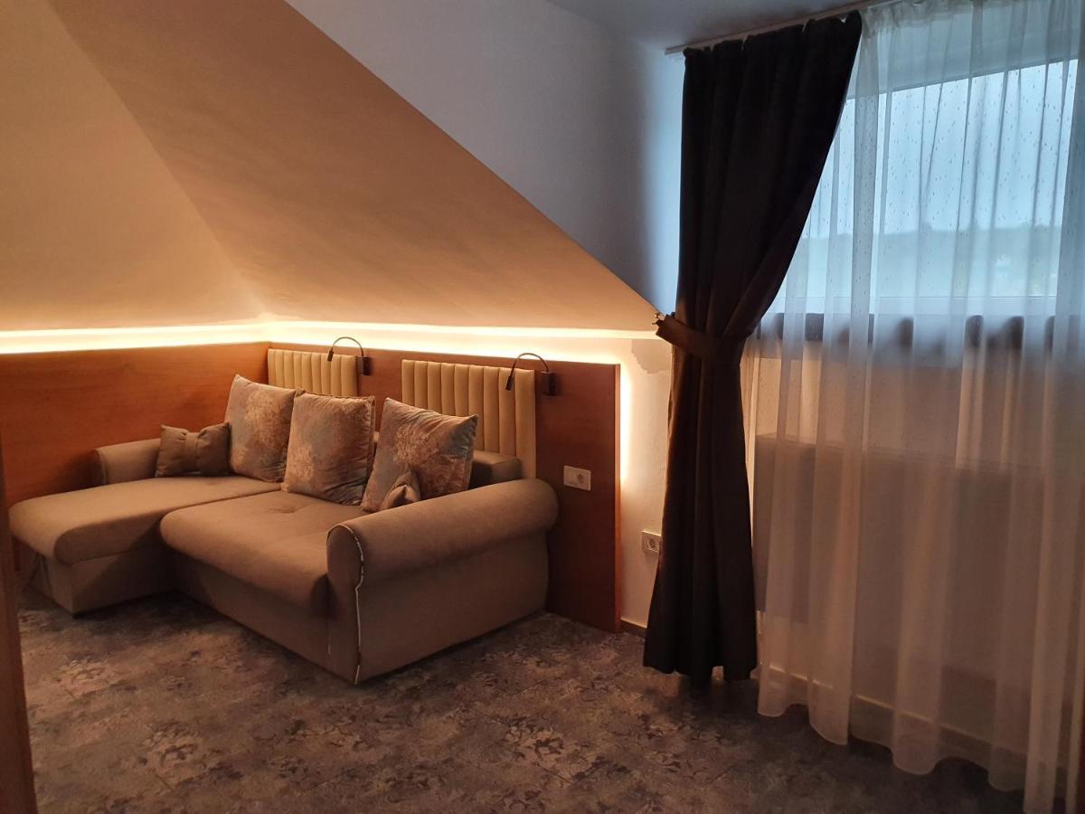 Stay Inn Rediu Valea Lupului  Ngoại thất bức ảnh