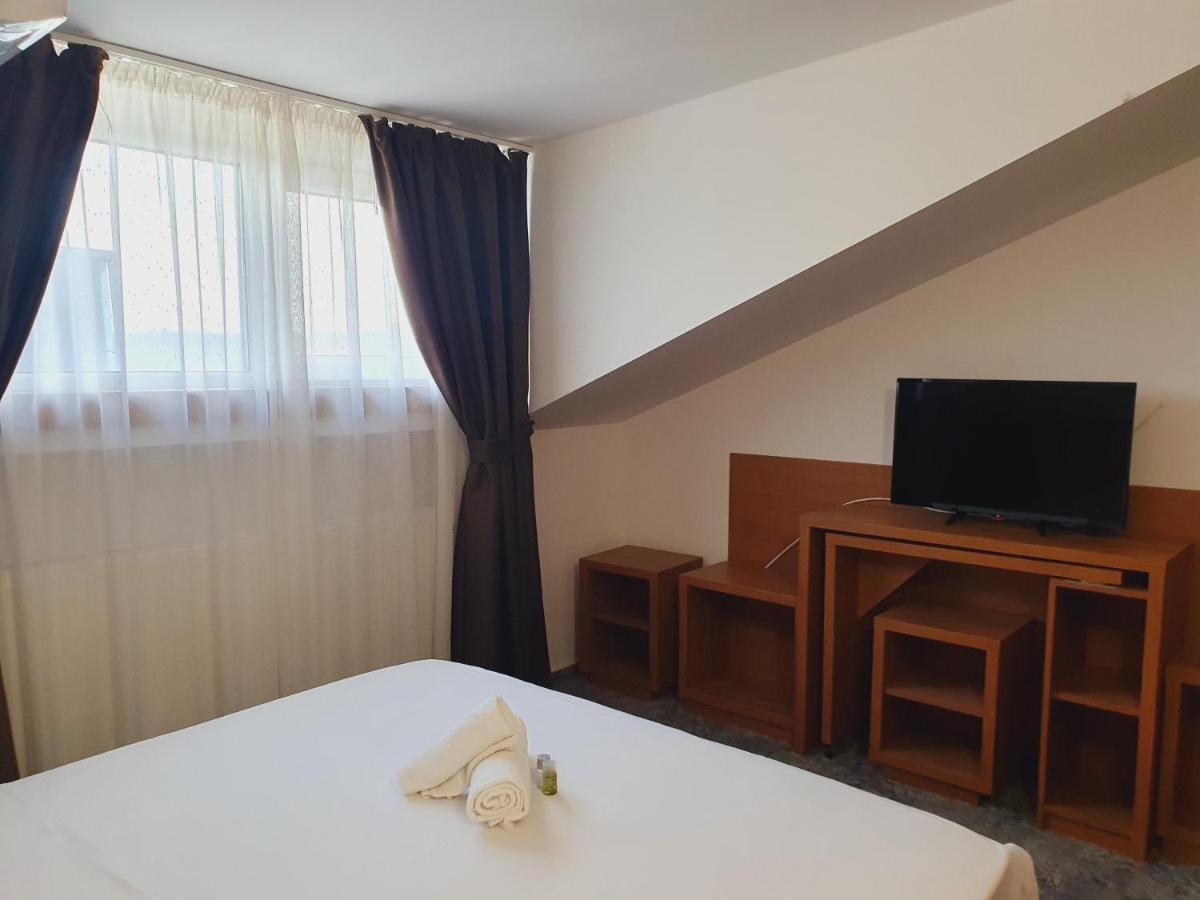 Stay Inn Rediu Valea Lupului  Ngoại thất bức ảnh