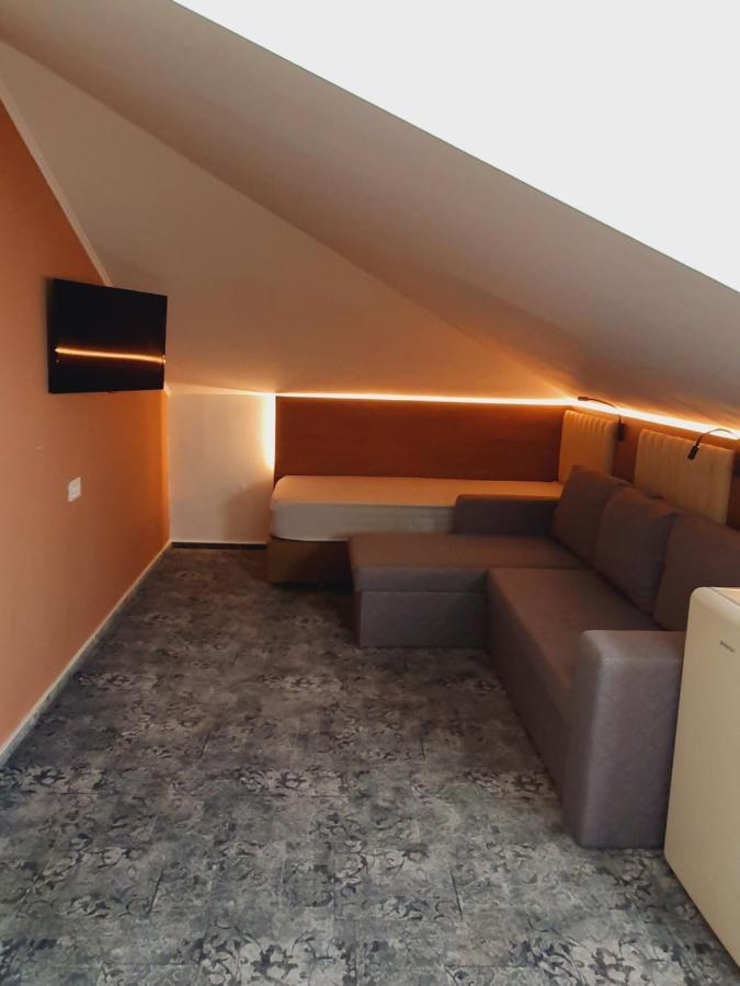 Stay Inn Rediu Valea Lupului  Ngoại thất bức ảnh
