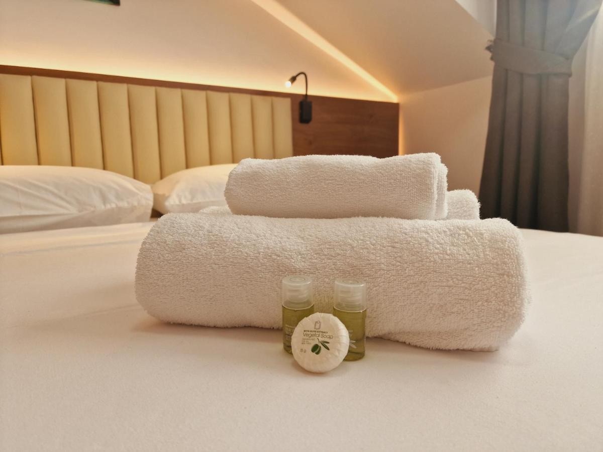 Stay Inn Rediu Valea Lupului  Ngoại thất bức ảnh