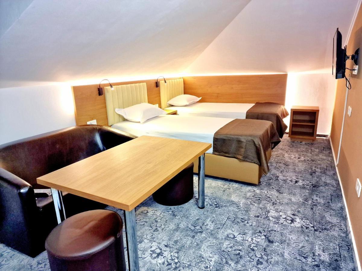 Stay Inn Rediu Valea Lupului  Ngoại thất bức ảnh