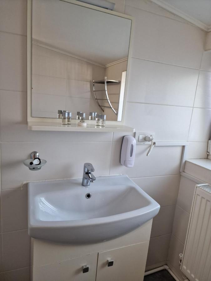 Stay Inn Rediu Valea Lupului  Ngoại thất bức ảnh