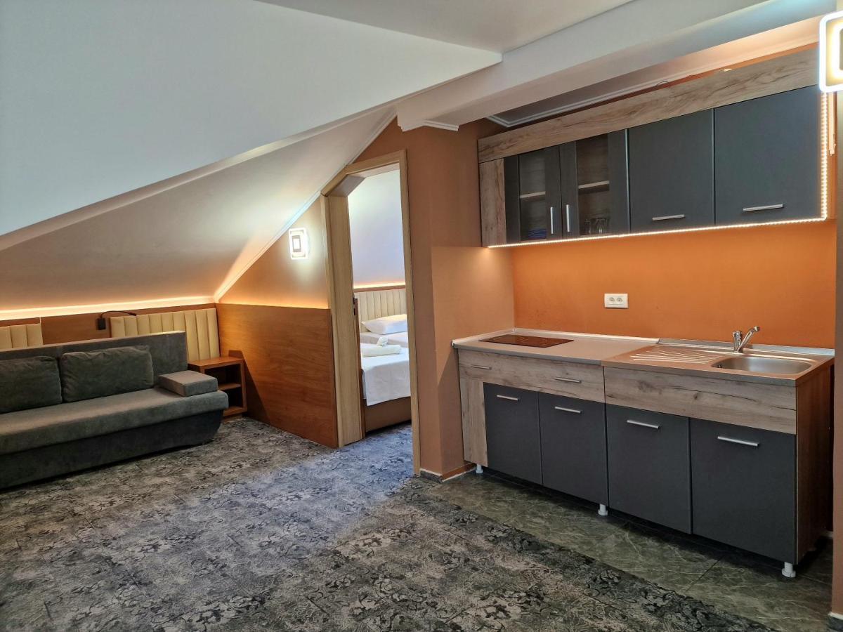 Stay Inn Rediu Valea Lupului  Ngoại thất bức ảnh